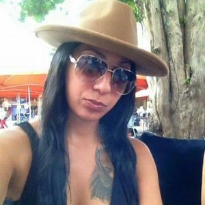 Meet your Posher, Chanel